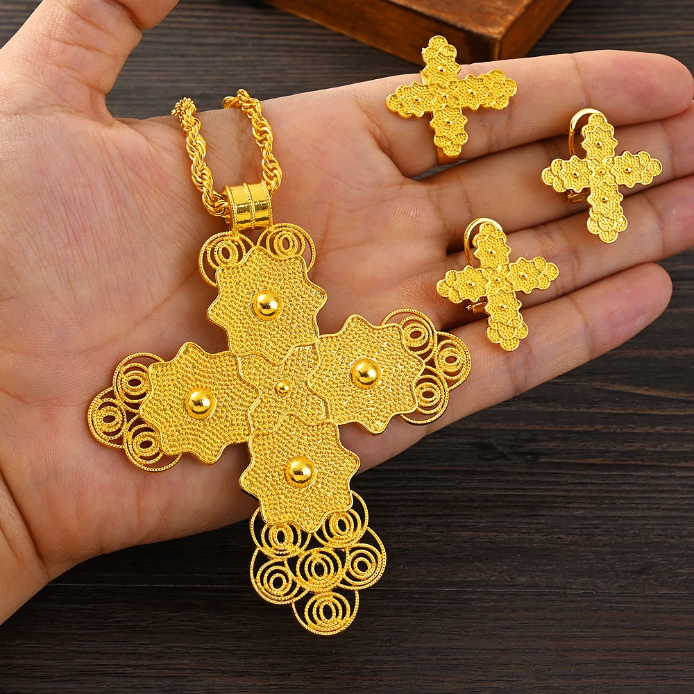 Женский комплект из колье серёг и кольца с кулоном в виде креста