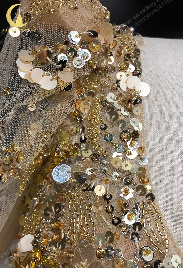 Рисунок 5 - Zuhair Murad вечернее платье с длинными рукавами