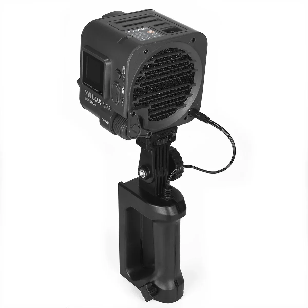 Фото Светодиодный ручной светильник Yongnuo YNLUX100 100W 3200K-5600K с креплением Bowens для использования на улице №4