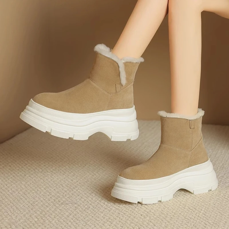

Женские ботинки челси на платформе, Теплые ботильоны на меху, замша, уютная спортивная обувь, зимние короткие плюшевые дизайнерские готические зимние ботинки, 2024
