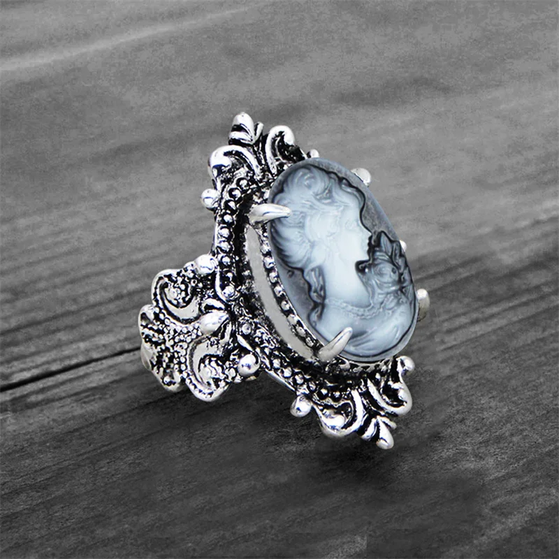 Женское Винтажное кольцо с листьями и розовым камнем |