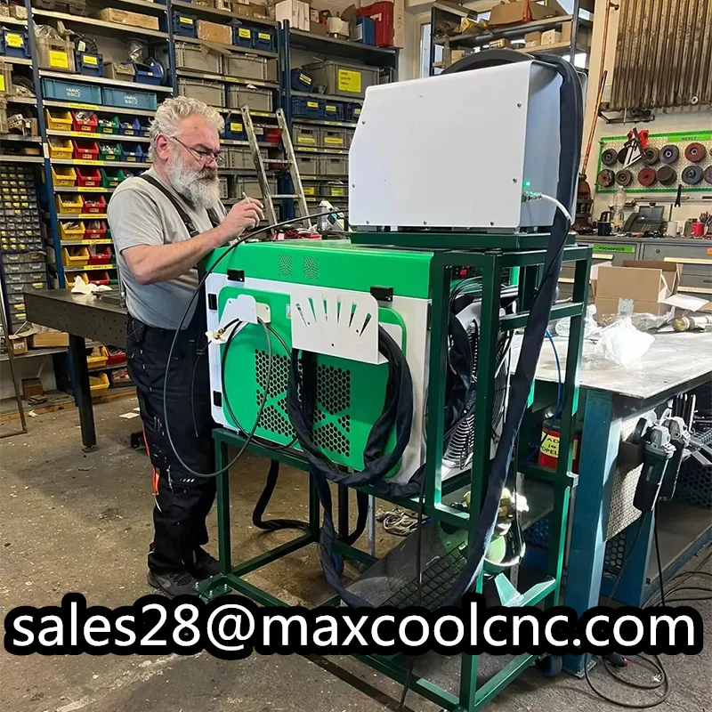 2024 небольшой портативный лазерный очиститель сварочный резак водяное