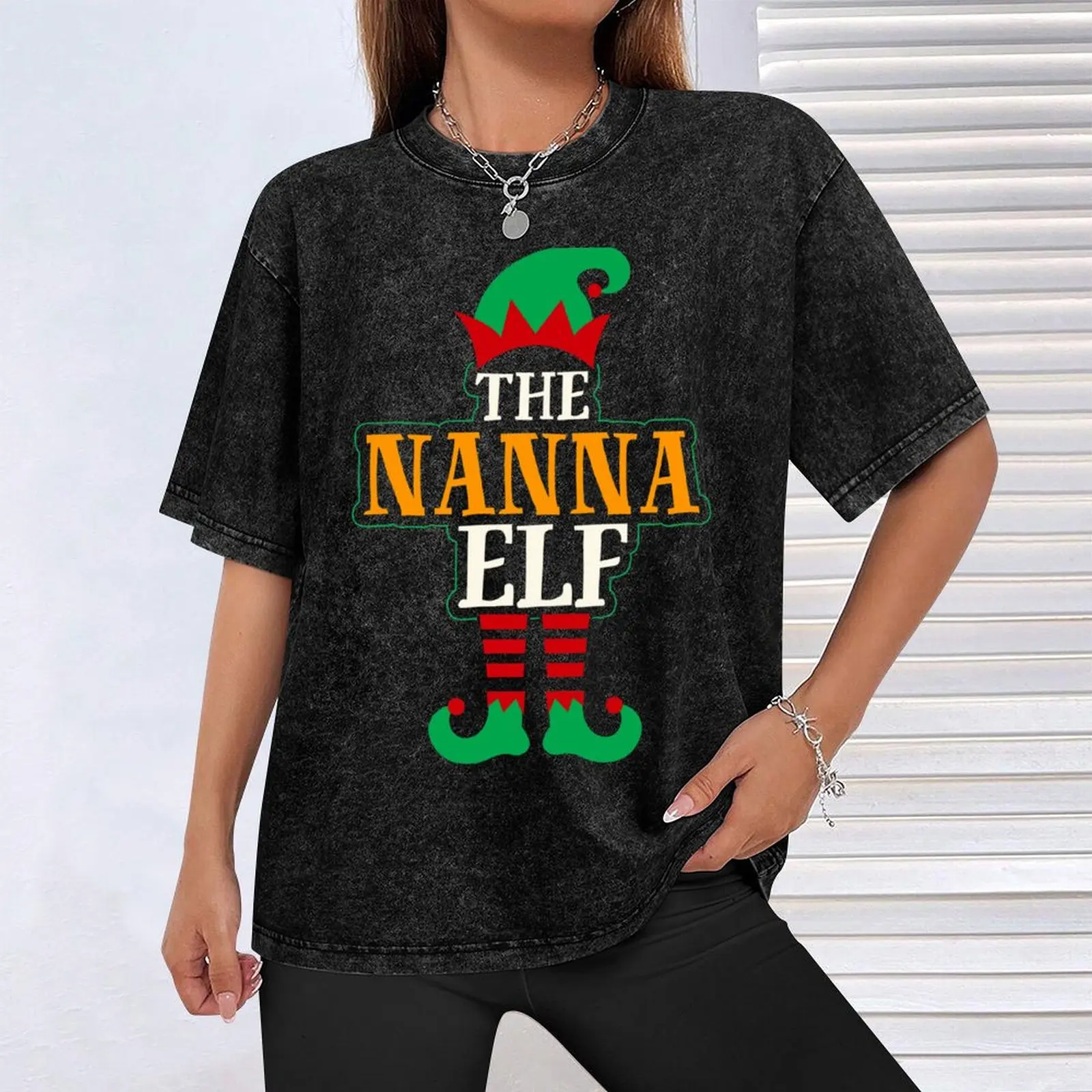 Фото Забавный рождественский персонаж Nanna Elf - футболка с итальянской семейной символикой на Рождество, из прочной ткани, для работы. №4