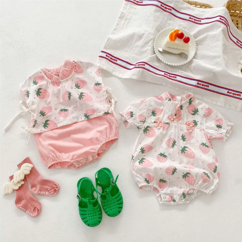 

2023 Summer Baby Girl National Cheongsam Bodysuit Cotton Short Sleeve One-piece Strawberry Printed Romper Infant Girl Onesie