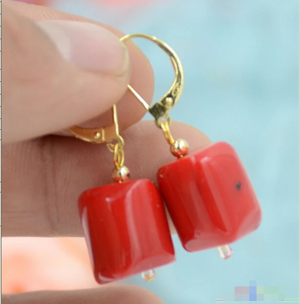 

CYLINDRICALITY RED CORAL DANGLE EARRING