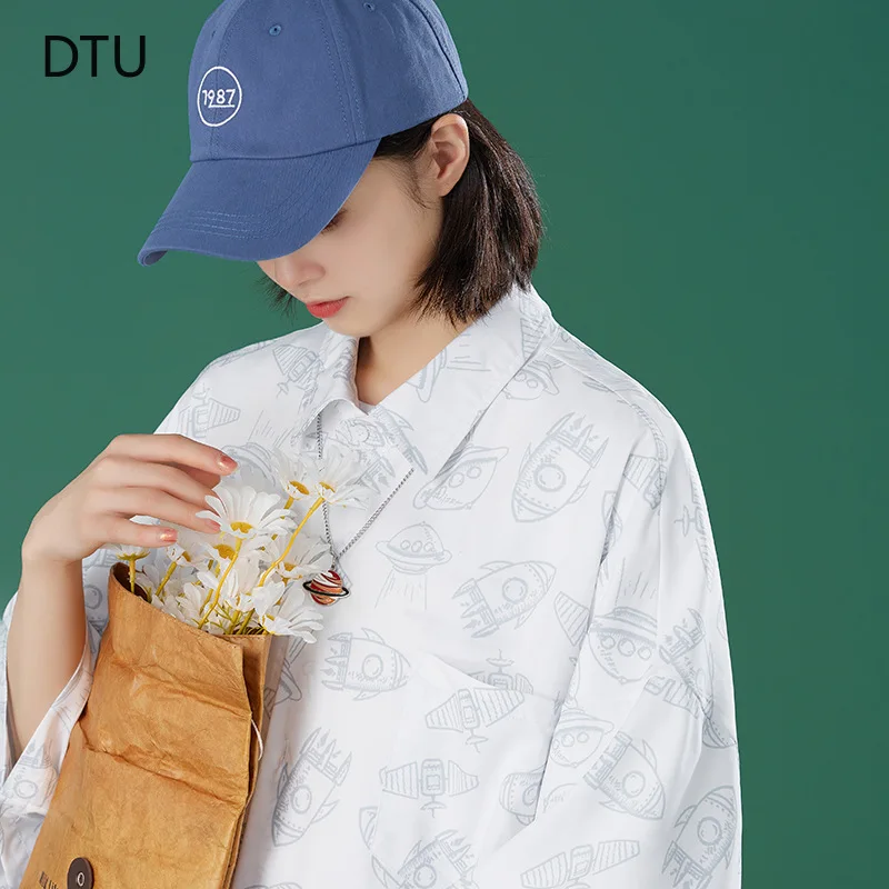 

2022 Spring Summer New Space Element Printed Short-sleeved Shirt Women Loose Couple Shirts