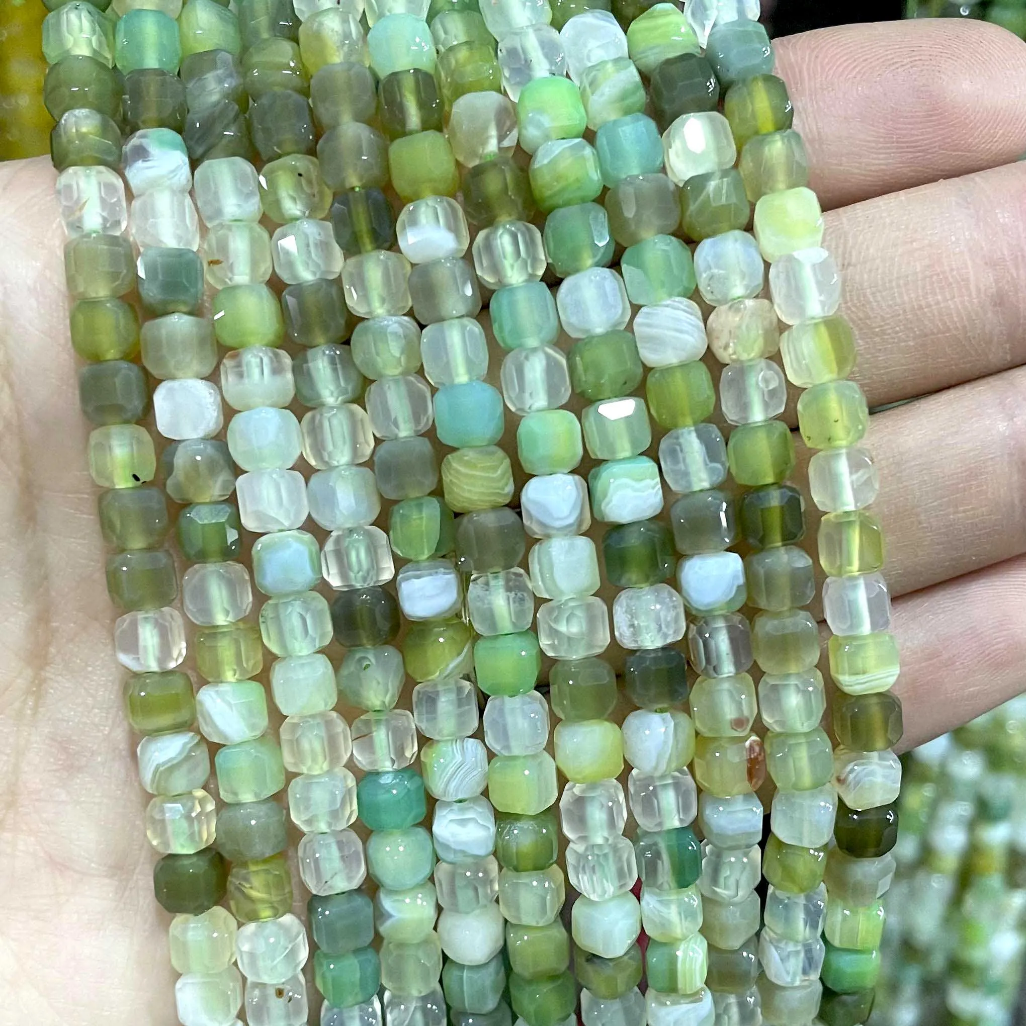 Граненые квадратные бусины из агата 5-6 мм