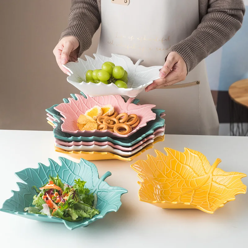 

Creative Ceramic Maple Leaf Plate Snack Dessert Cake Candy Nut Dish Fruit Salad Plate Porcelain Key Jewelry Home Decorative Tray