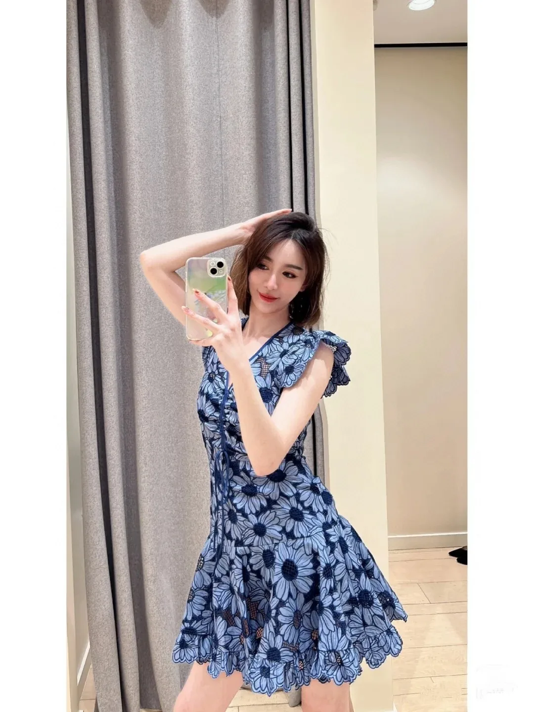 

2023 spring and summer women's clothing fashion new V-neck Waist Dress 0504