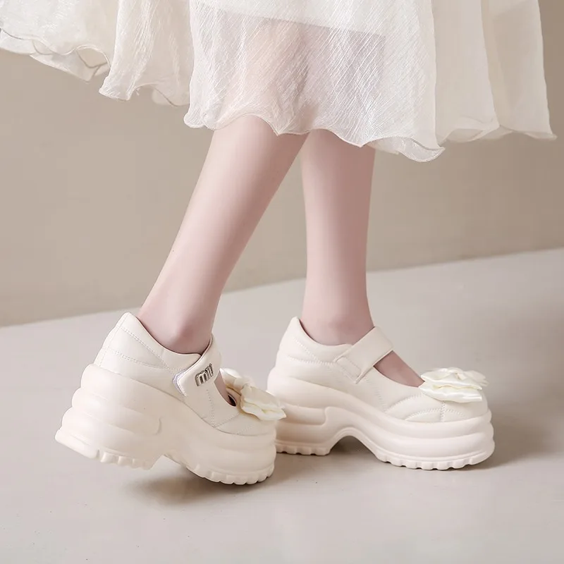 Женские кроссовки без шнуровки на толстой подошве 9 см