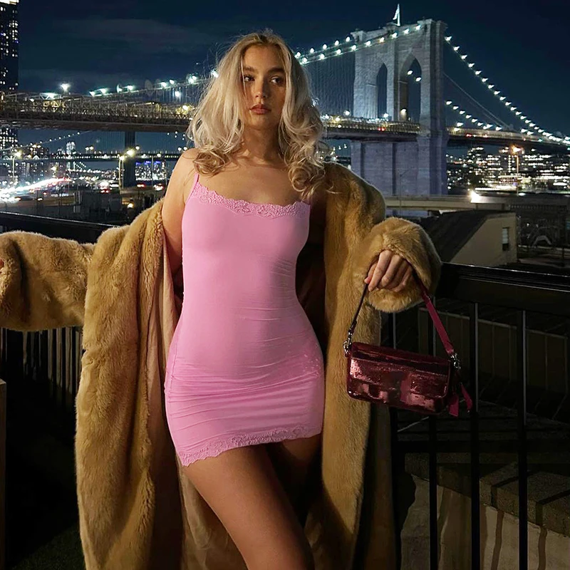 Женское однотонное мини-платье без рукавов