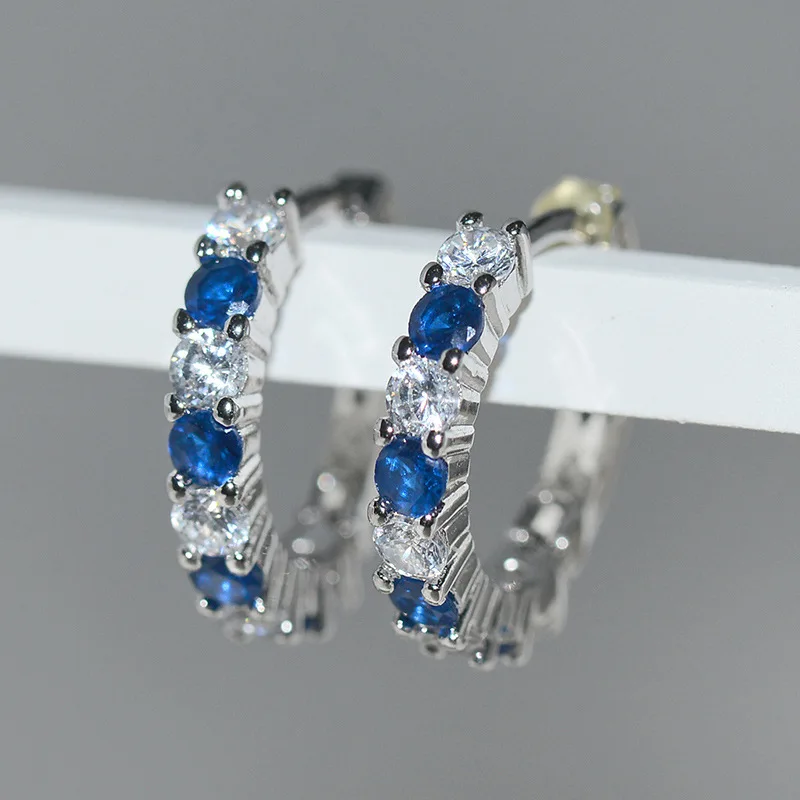 

New European and American Fashion Women's Small Circle Jewelry Earrings Romantic Valentine's Day Gift Engagement Earrings