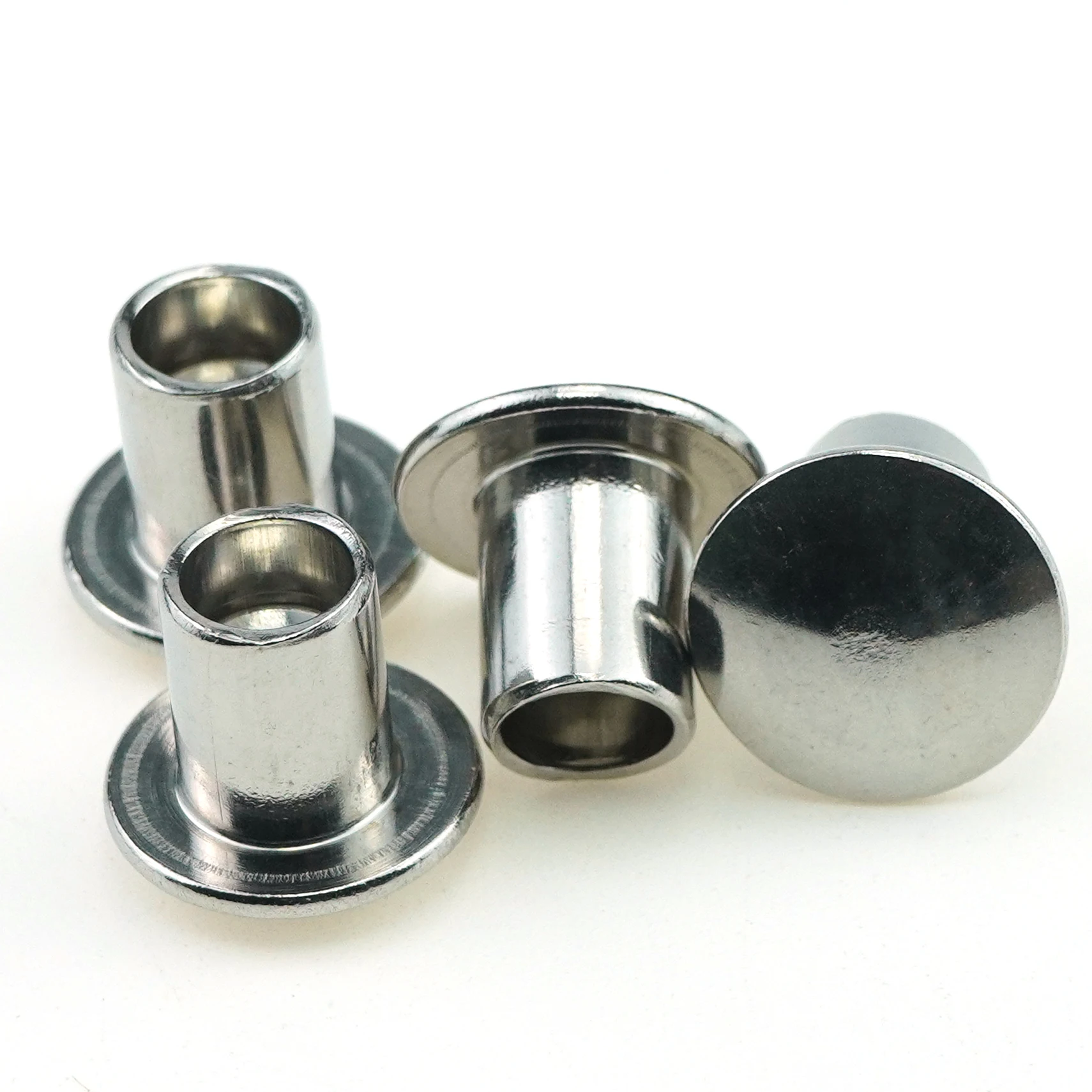 Полуполые трубчатые заклепки из нержавеющей стали GB873