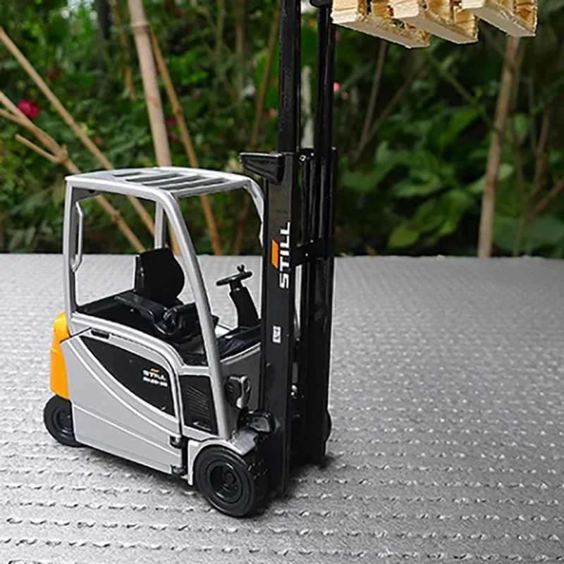 Литой под давлением масштаб 1:25 RX20-20 вилочный погрузчик из немецкого сплава