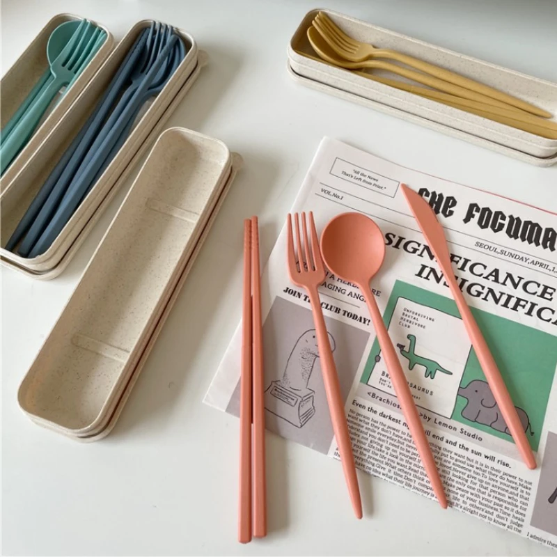 

4PCS/Set Cutlery Wheat Straw Spoon Fork Chopsticks With Box Students Tableware Travel Portable Dinnerware Kitchen Accessories