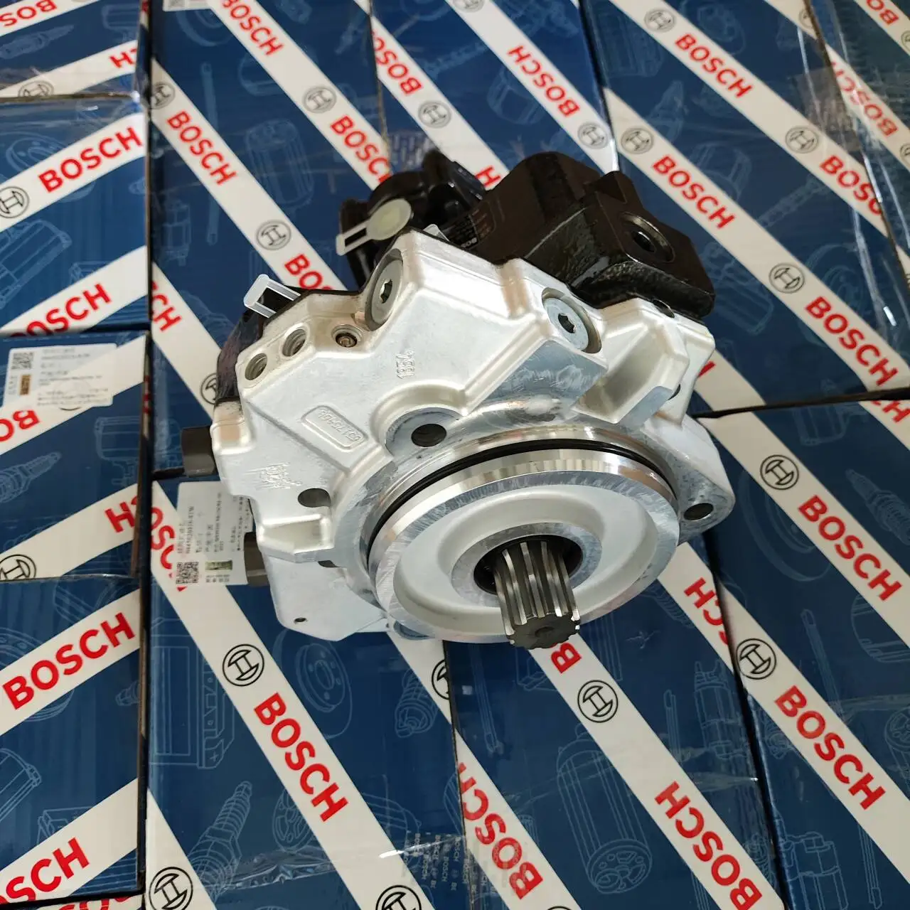 Оригинальный топливный новый оригинальный насос 0445020201 200В11103 -7792- 805011167 0445020075 -