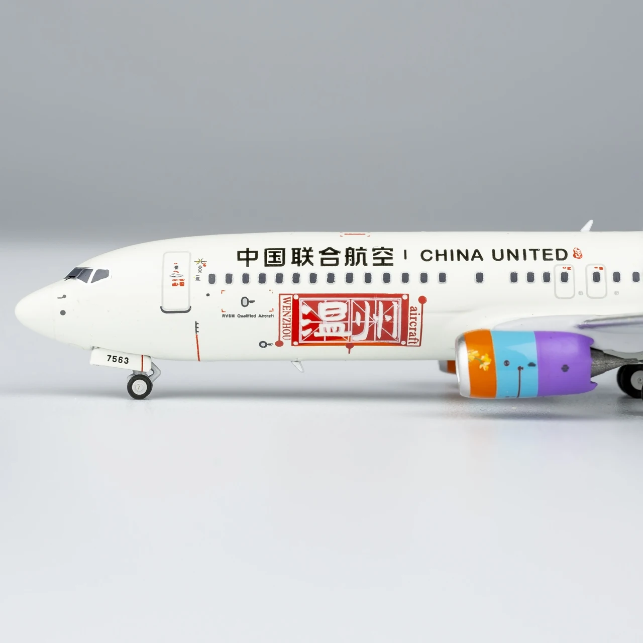 58223 Коллекционный самолет из сплава в подарок модель NG 1:400 Китай United Airlines B737-800