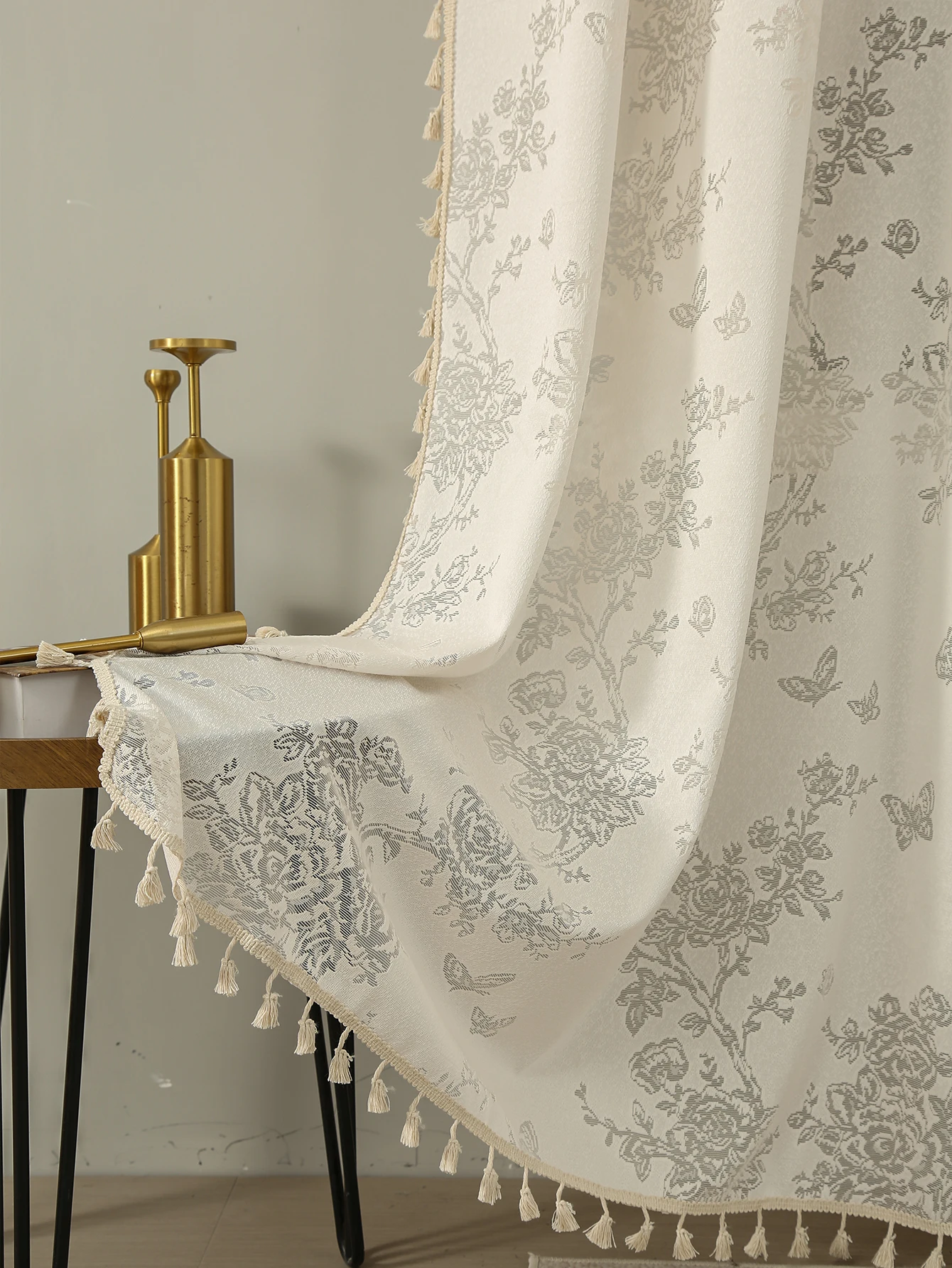 Белые прозрачные шторы бежевые льняные текстурированные с цветочным рисунком 84