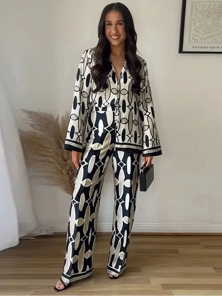 Женский повседневный комплект из полиэстера на пуговицах Zaba с отложным