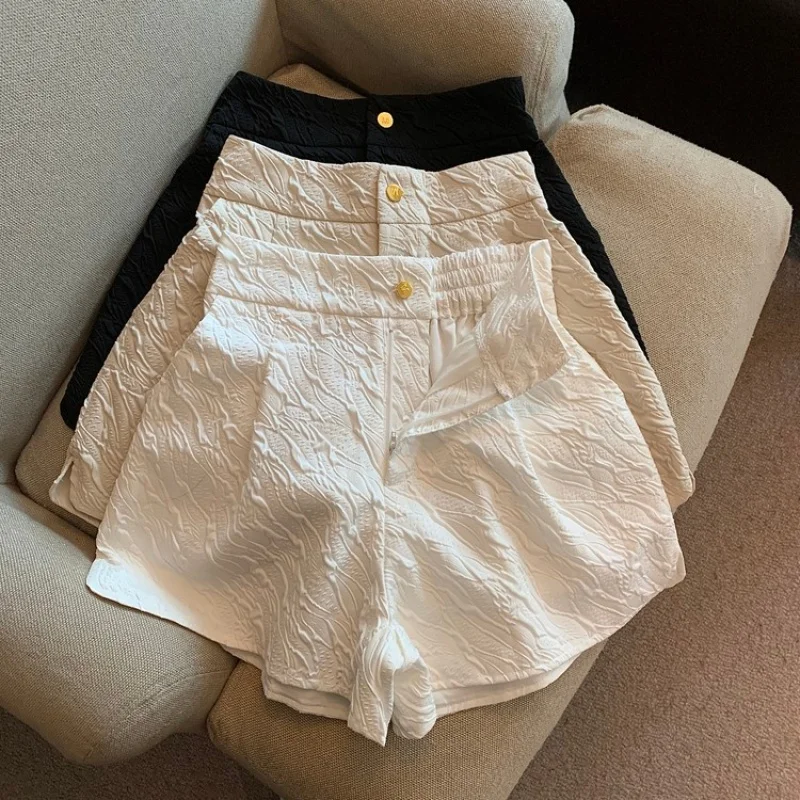

Vintage Palace Vintage Embossed Pleated Shorts