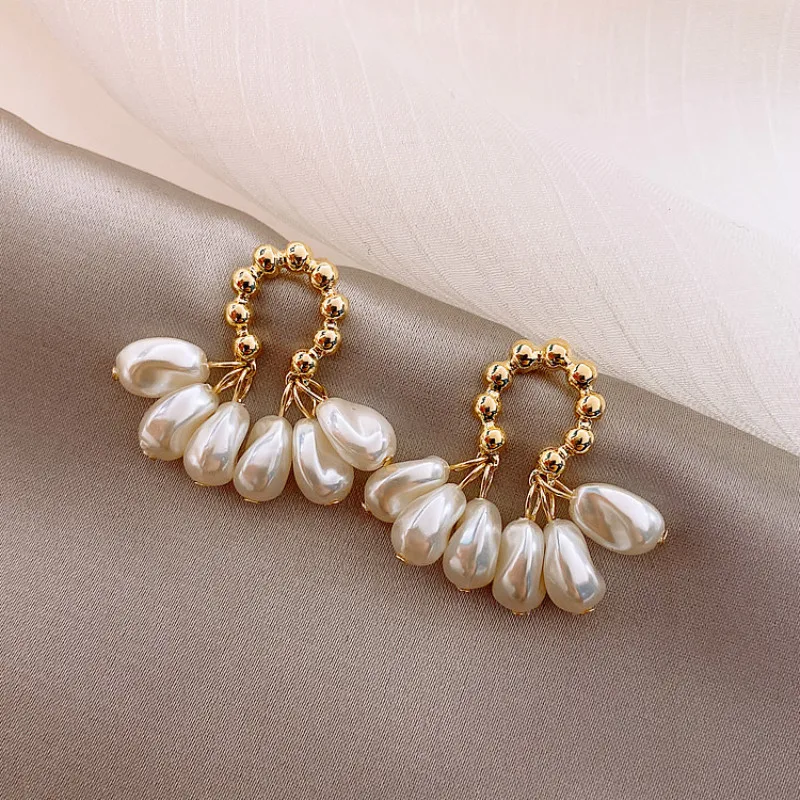 

New Fashion Baroque Pearl Earrings French Temperament Personality Versatile Pendant Earrings Elegant Jewelry For Women