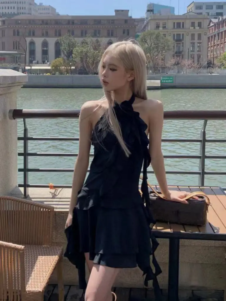 

Женское элегантное мини-платье с цветочным принтом, на бретелях