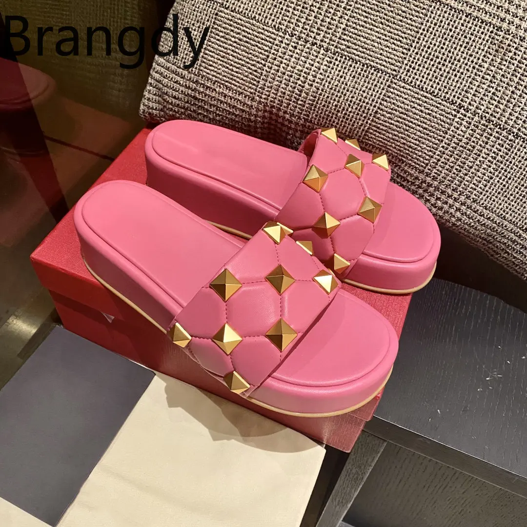 

New Women Shoes Genuine Leather Slippers Rivet Flat Platform Summer Slides Designer Shoes Vacation Beach Flats Zapatillas Mujer