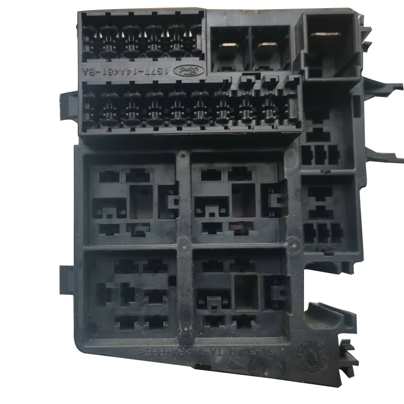 

Панель в сборе-блок предохранителей F o r d M o n d e o блок предохранителей панель двигателя