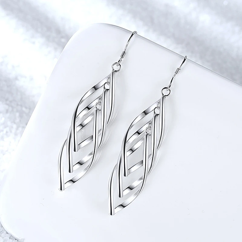 

2022 Fashion Trend Twist Long Pendant Earrings Women Fashion Luxury Twist Design Earrings for Women Wedding Party Jewelry Gifts