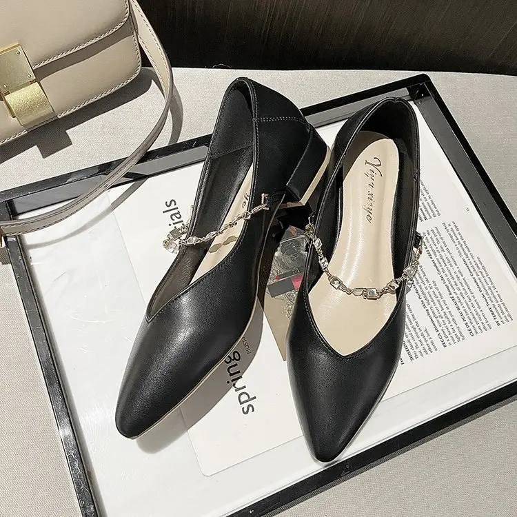 Женские туфли с острым носком мягкие Вечерние на низком каблуке в Корейском