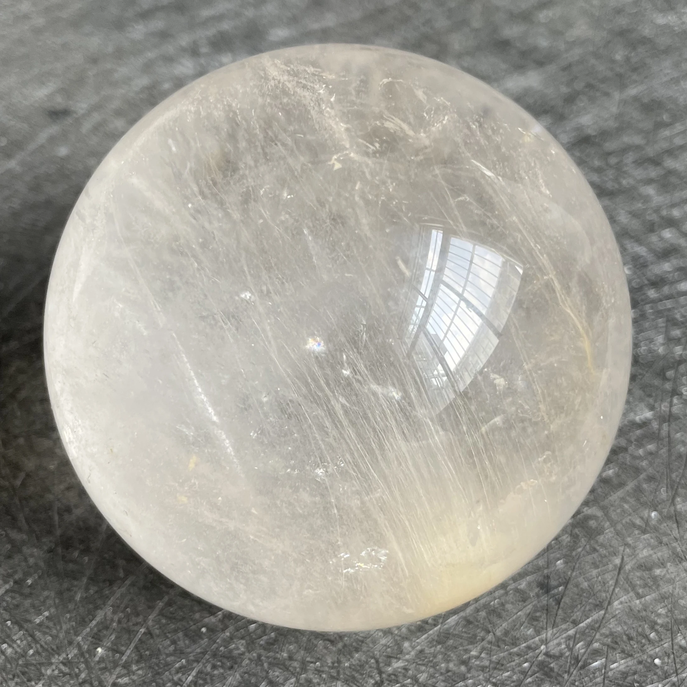 665 г Природный турмалиновый Камень кварцевый рутилированный Шар полированный