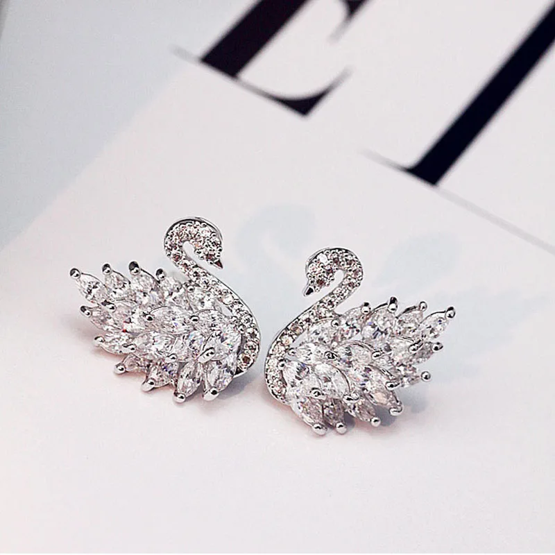 

Exquisite Crystal Black Swan Vintage Stud Earrings High Quality Elegant Prevent Allergy Personality Fashion Women's Earrings