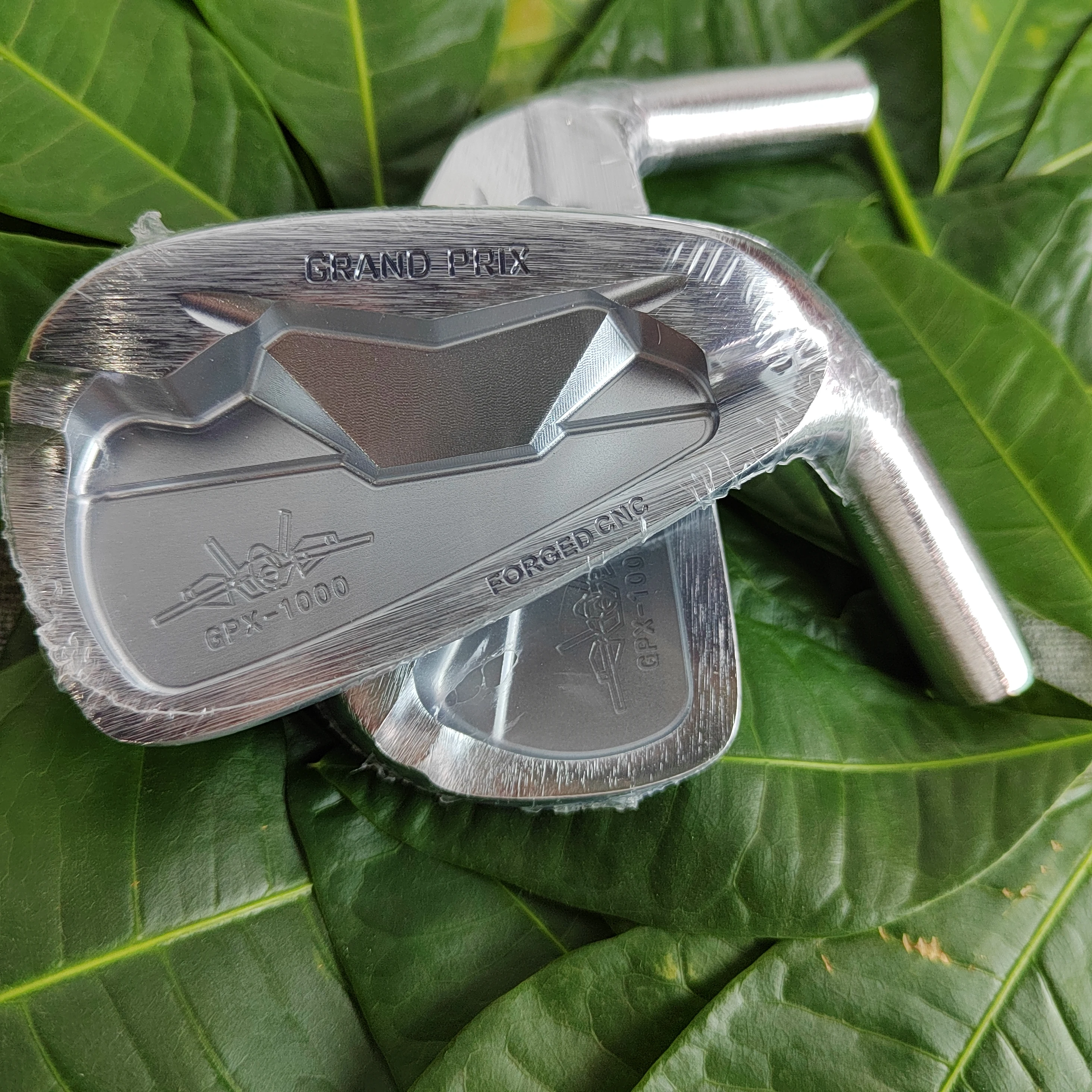 Japan's new golf irons GRAND PRIX GPX-1000 iron set FORGED CNC (4 5 6 7 8 9 P) 7pcs/set Silver engraving