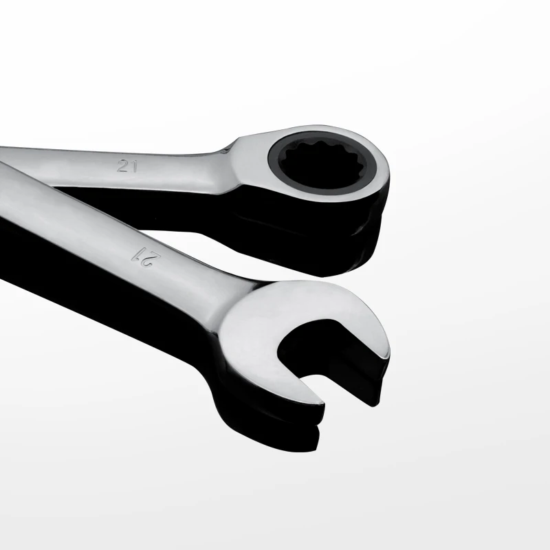 Набор комбинированных гаечных ключей с хромованадиевым кольцом и храповым