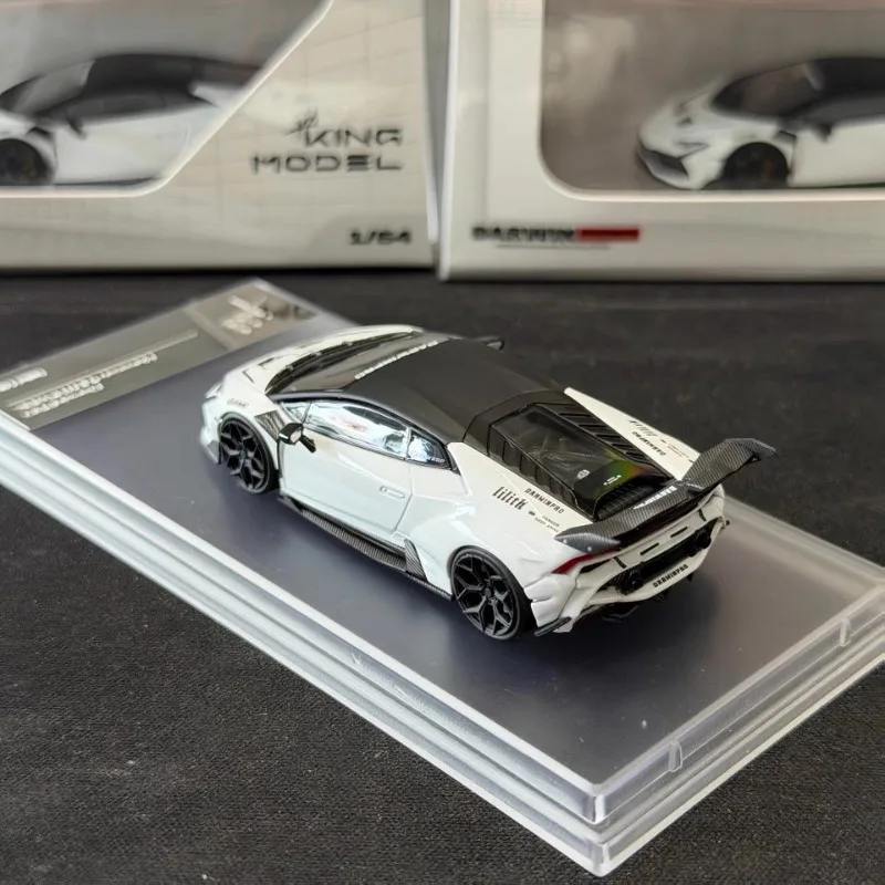 Фото Модель KM King 1/64 DarwinPRO HURACAN THE LILTH WBK, литая под давлением из сплава, коллекционная модель автомобиля, подарок для мальчика, рождественский подарок. №4