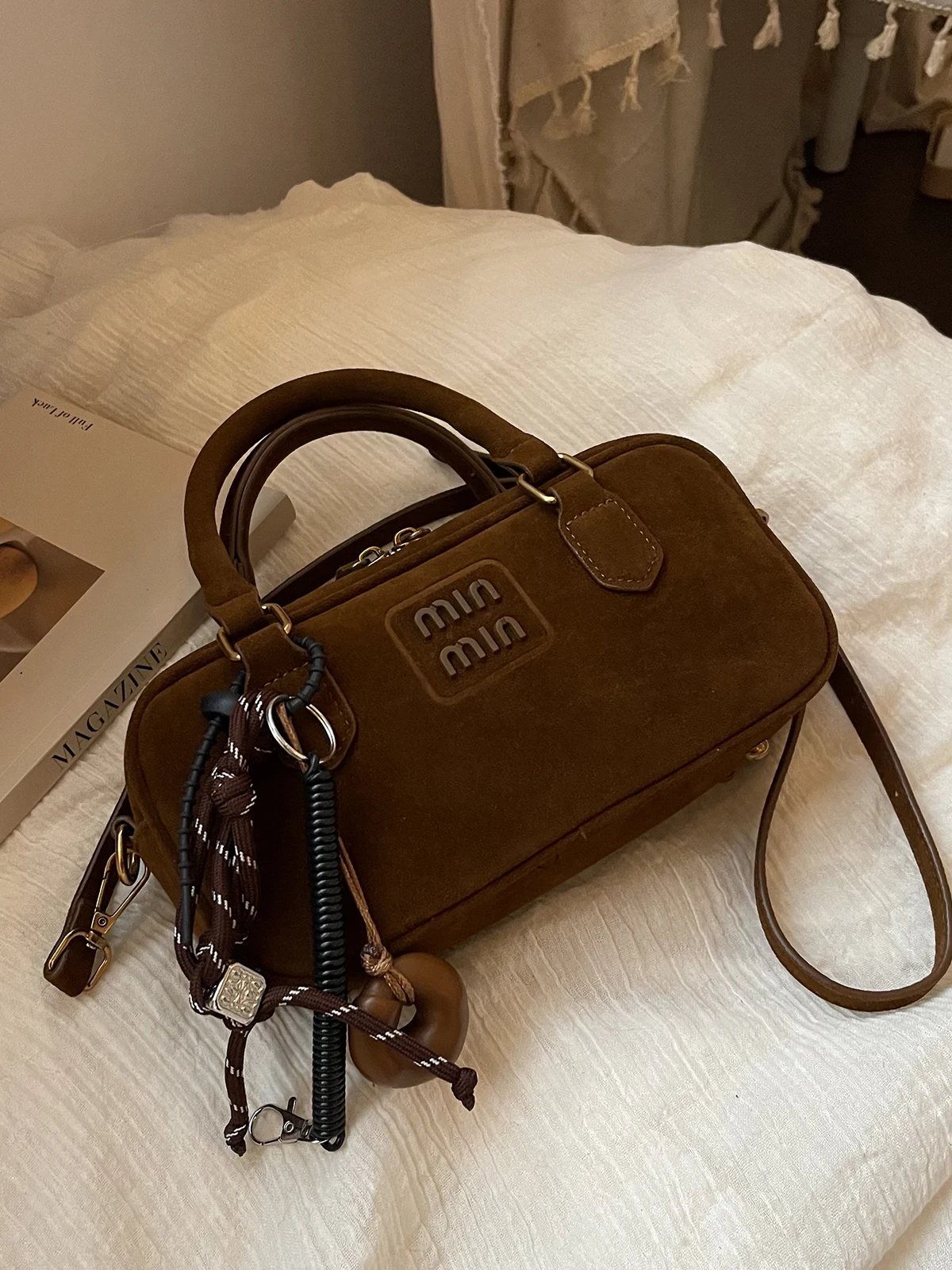 Женская сумка через плечо в стиле ретро