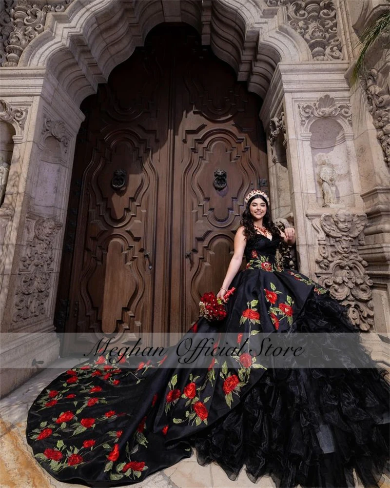 Фото Черное милое платье Quinceanera 2024, платье для выпускного вечера с аппликацией, бальное платье с оборками, многоуровневое пышное роскошное сладкое платье 16 15 по индивидуальному заказу №4
