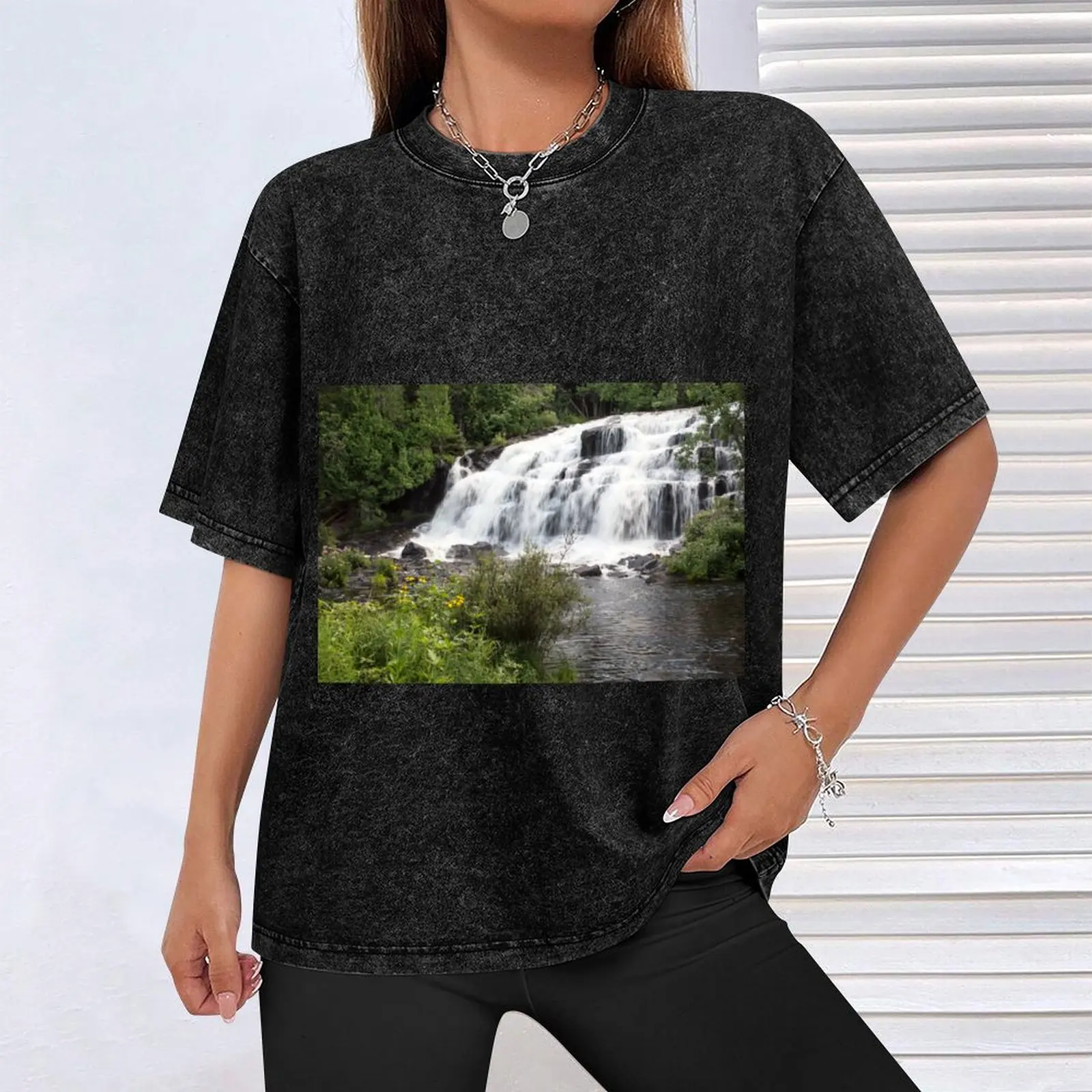 Фото Футболка Standard Fit Solid Tee с изображением водопадов Бонд-Фолс на Верхнем полуострове штата Мичиган №4