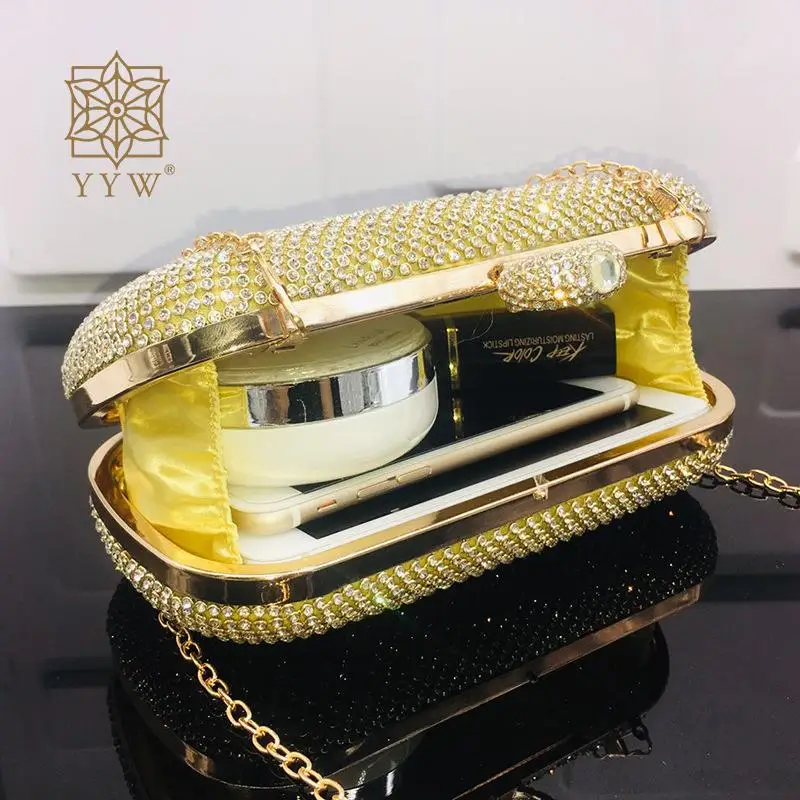 Рисунок 4 - Блестящие женские сумки-клатчи с бриллиантами