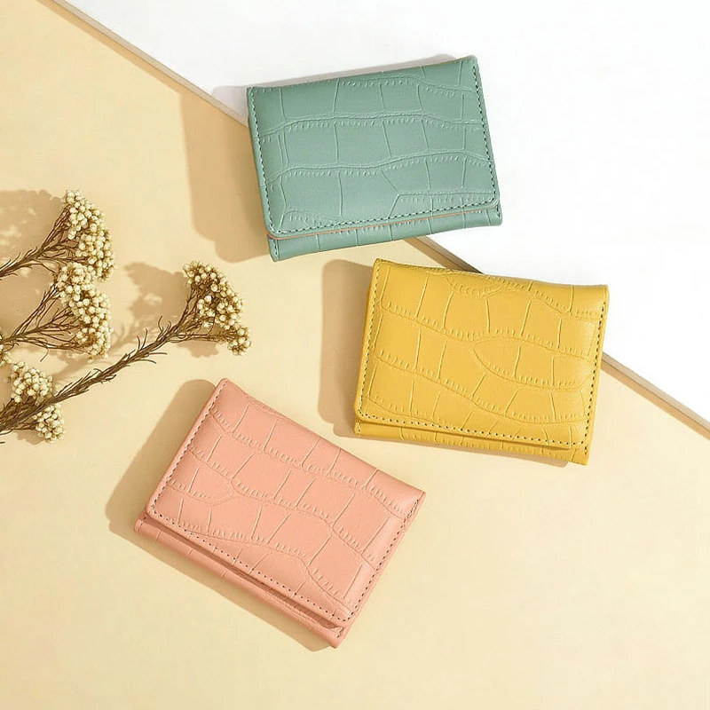 

New Stone Crocodile Pattern Leather Wallet For Women Fashion Small Short Coin Money Purse Ladies Three Fold Credit Card Holder