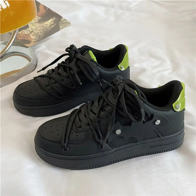 

New Y2k Vintage Sneakers for Men Black Bat Motif Rivet Breathable Skateboard Shoes Trendy Luxury Cool Designer Basketball Shoes
