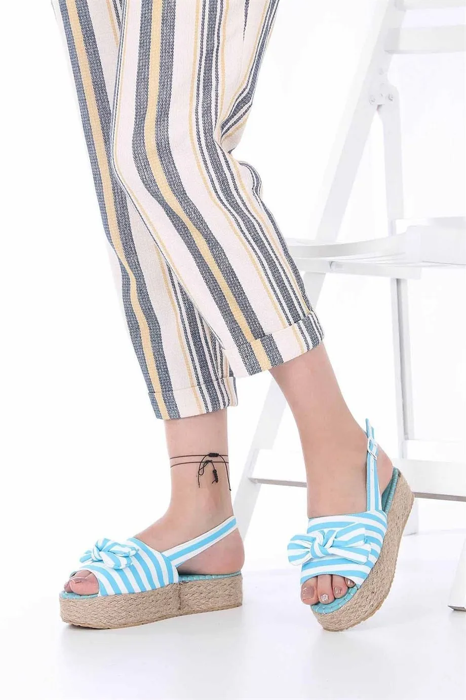 

Astra Mavi судакен сандалет