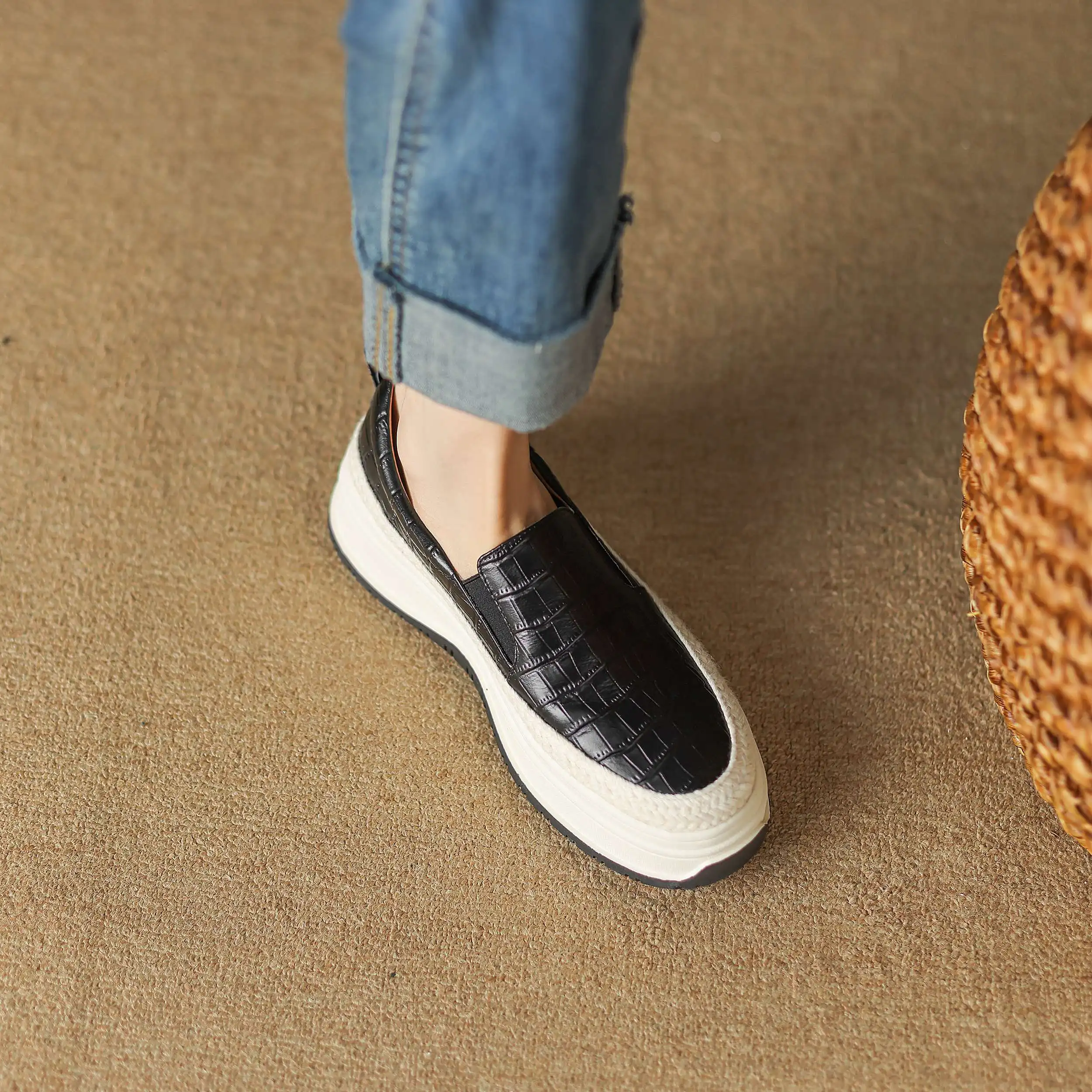 Кроссовки Lanxuryee женские на высоком каблуке Вулканизированная кожа без застежки