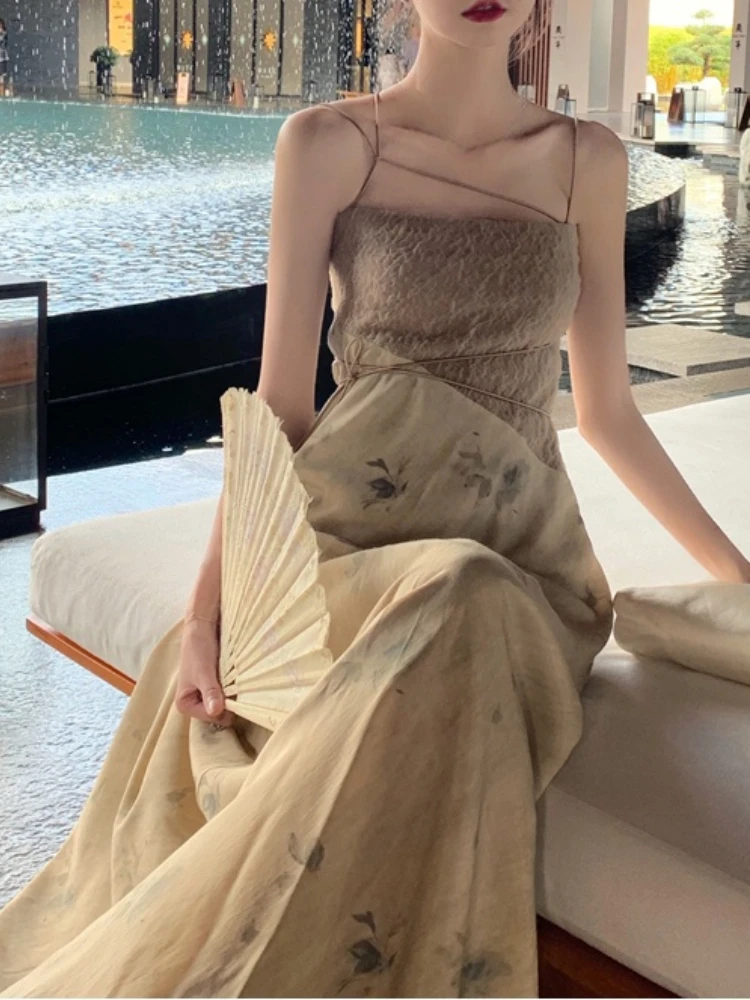 

Женское платье с цветочным принтом, повседневное приталенное платье на бретелях, элегантное пляжное платье во французском стиле, комплект ...