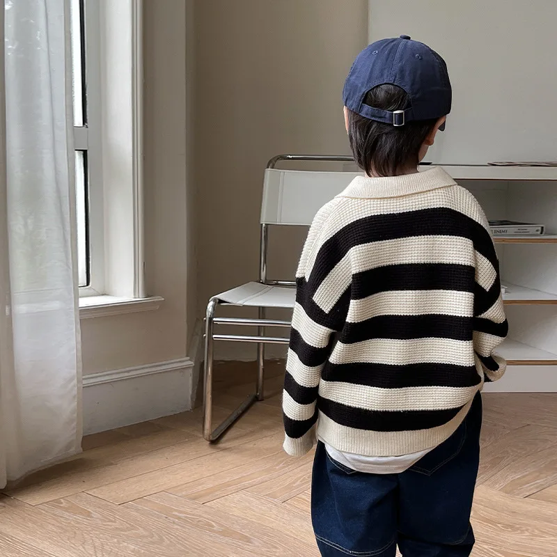 

Детский трикотажный пуловер с лацканами, в полоску