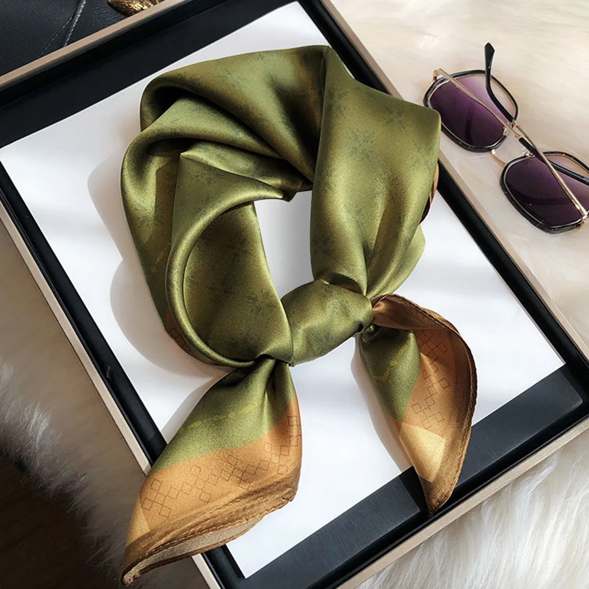 Темно-зеленый квадратный шарф с принтом простой цветочный узор простые имитации