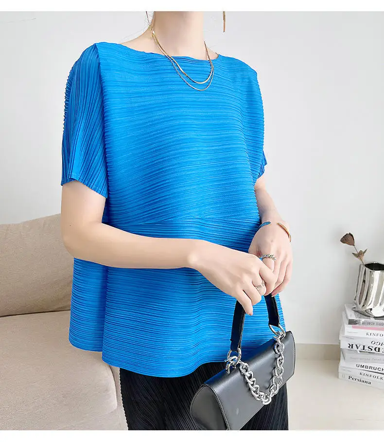 Explosive pleated short sleeve T shirt women's summer new solid color round collar irregular loose top