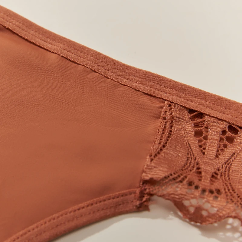 Трусики женские кружевные с низкой посадкой 3 шт.