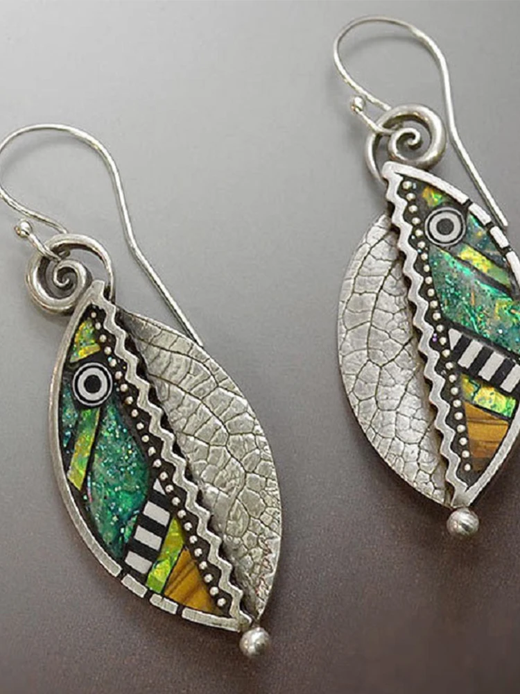 Irregularity Abstract Iridescent Green Leaf Earrings Creative Serrated Leaves Dangle Earrings Jewelry Female Party Accessories