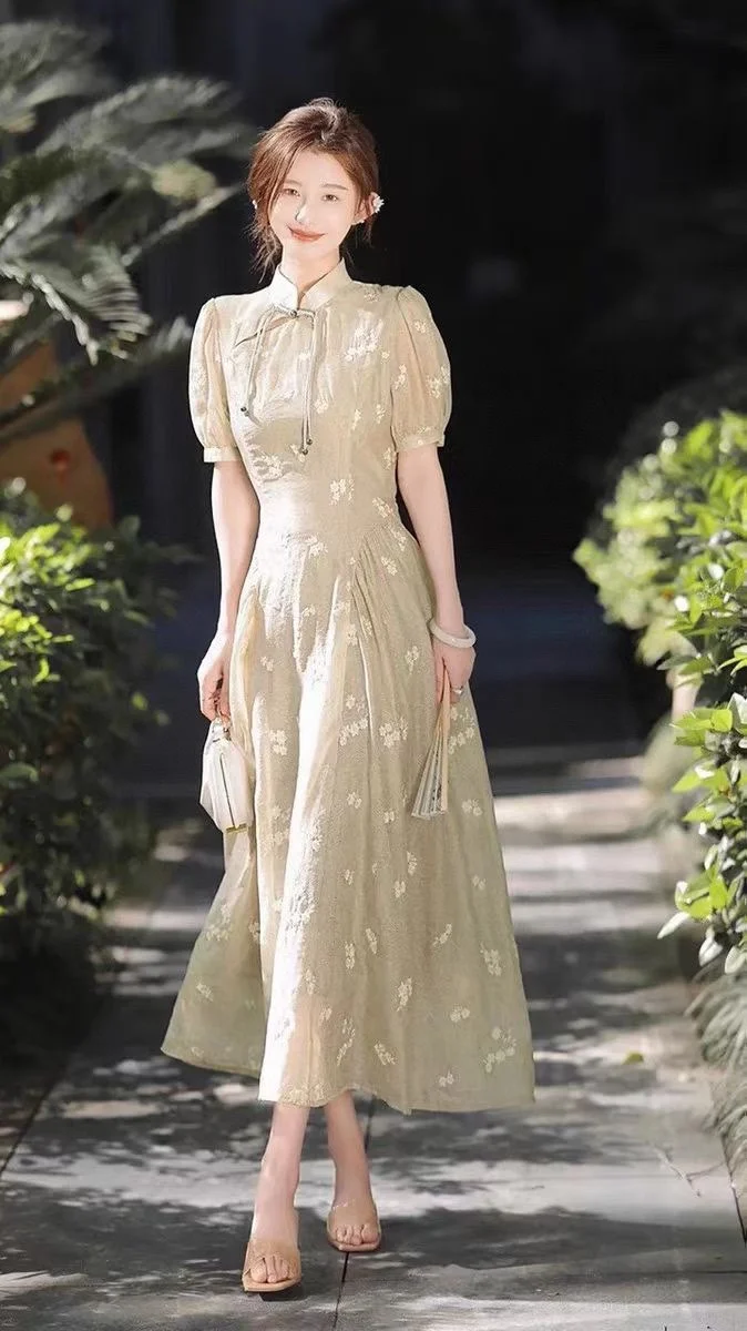 

2023 spring and summer women's clothing fashion new Embroidered Flower Dress 0621